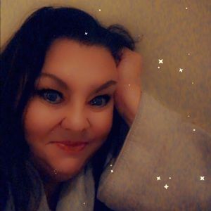 Meet your Posher, Alma